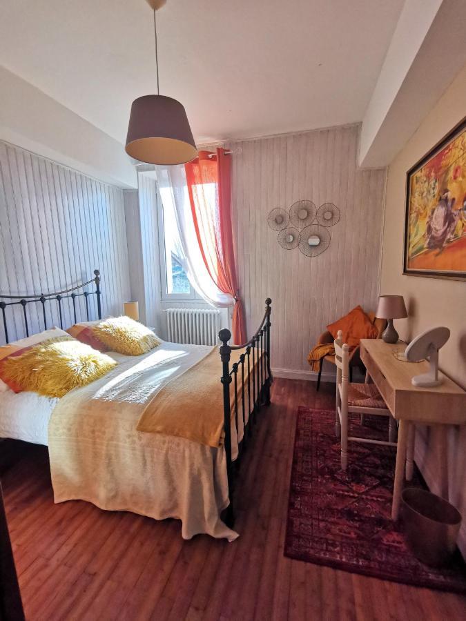 'Quelle Belle Vue' Chambre D'Hote Конфолан Екстер'єр фото